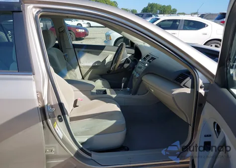 2008 Toyota Camry Ce/Le/Xle/Se z USA, uszkodzony, nr VIN 4T1BE46K08U780706